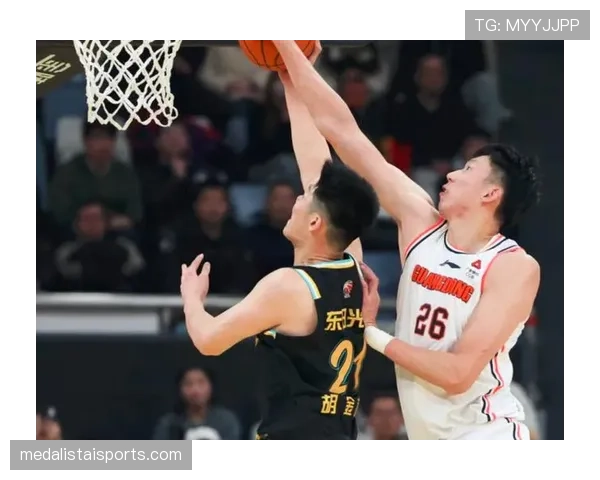 尤因中距离投篮稳定性提升拉开内线防守差距 尤因中距离投篮稳定性提升拉开内线防守差距